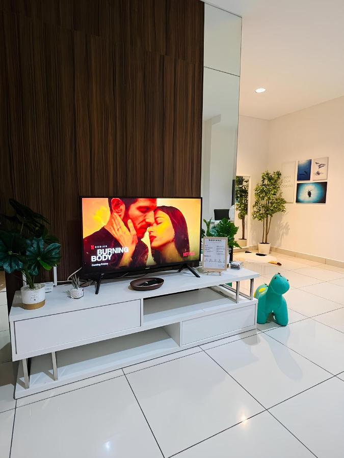 Mansion One L 6pax 2r1b L Seaview L Gleneagle L By Perfectsweethome George Town
